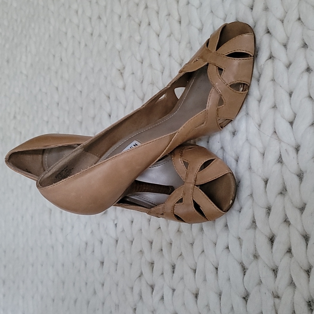 Steve Madden Debonair Nude Peep Toe Heel 7.5M